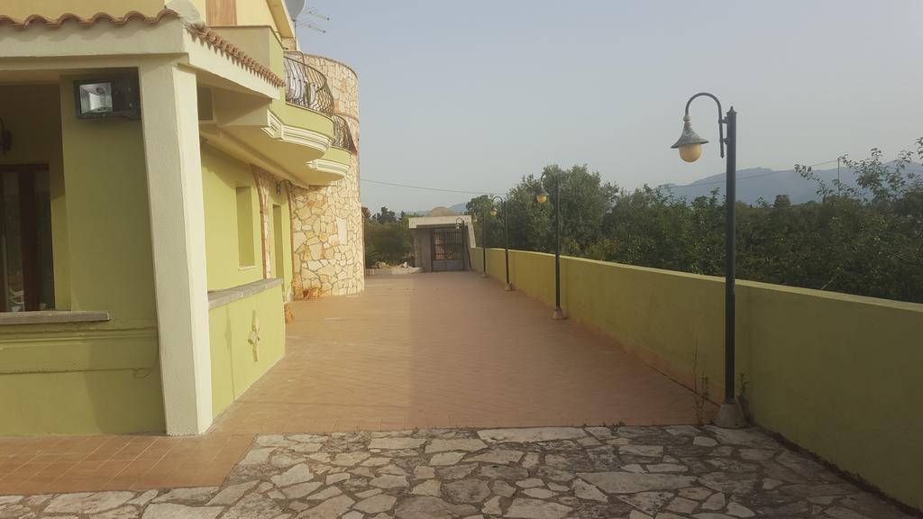 Villa Renzo E Lucia Sant Isidoro  Ngoại thất bức ảnh